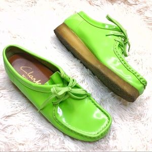 clarks wallabee lime suede